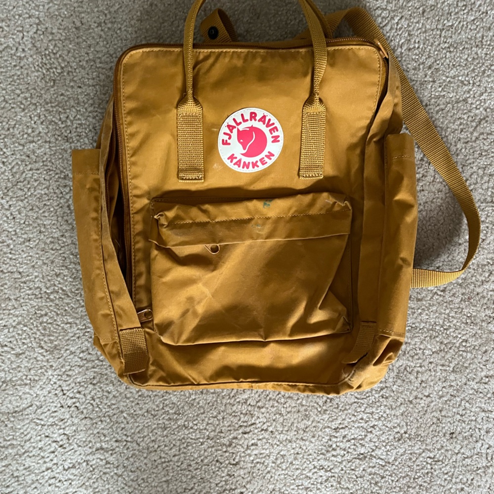 mustard yellow fjallraven kanken